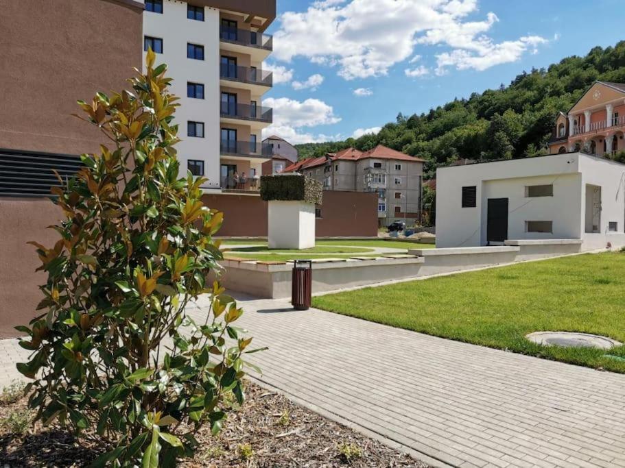 City Center Accommodation 111 Resita Zewnętrze zdjęcie