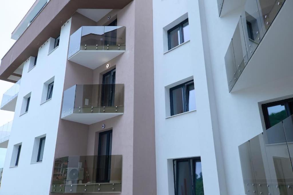 City Center Accommodation 111 Resita Zewnętrze zdjęcie